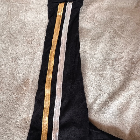 Designer from DENNY’s! Sofi Black Long Sleeve Kids Tee with Gold Star - Picture 7 of 8